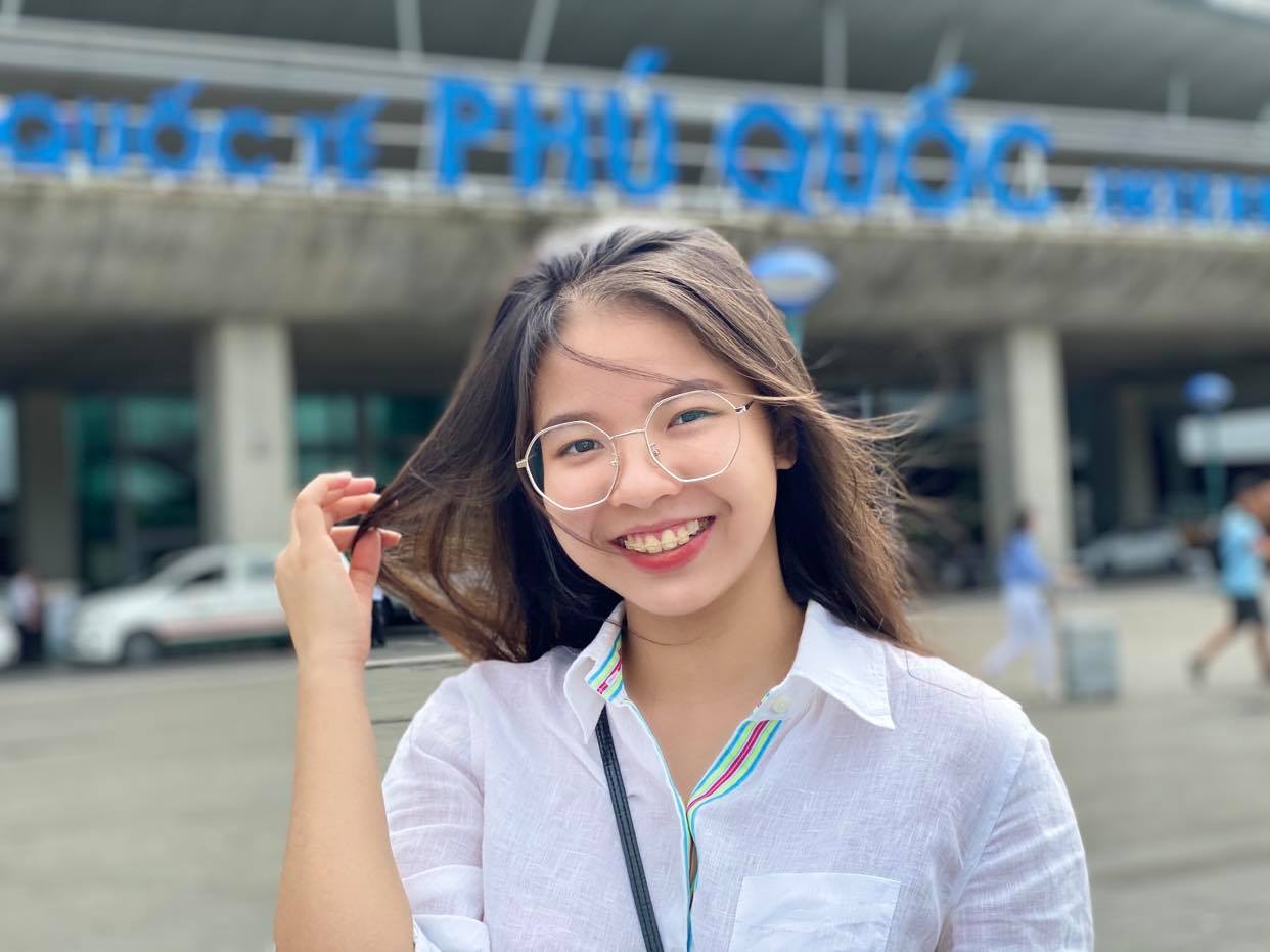 (Kính thuốc - giúp cải thiện thị lực)